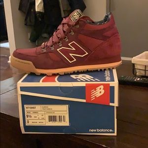 New Balance x Herschel 710 Sneaker in Burgundy